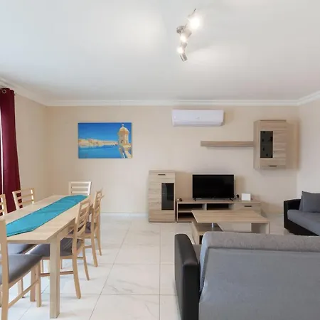 Apartment Beautiful Opposite Qawra Promenade & Wifi By 360 Estates *